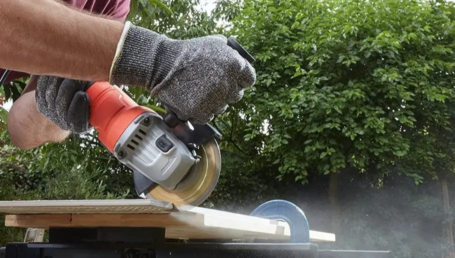 5 Best Angle Grinders for Tile Cutting in the UK (2024)