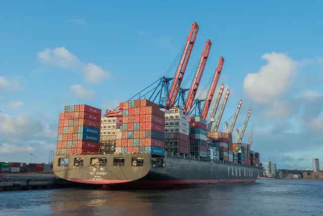 container shipping companies in uk to africa